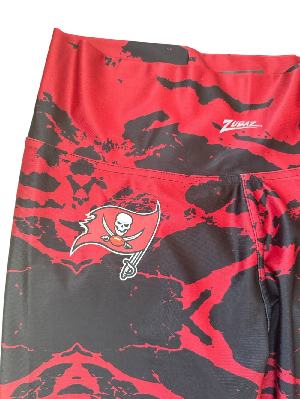 Tampa Bay Buccaneers Leggings Women's NFL M NWT Black Red Logo Athletic Pants